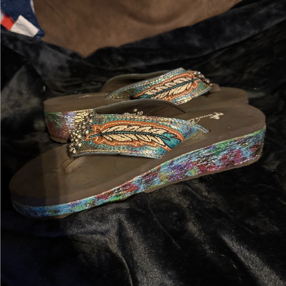 Montana West Multicolor Feather Sandals